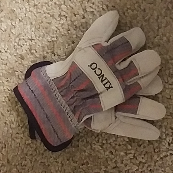 Kinco Other - 😊Kinco kid's leather work gloves size XS